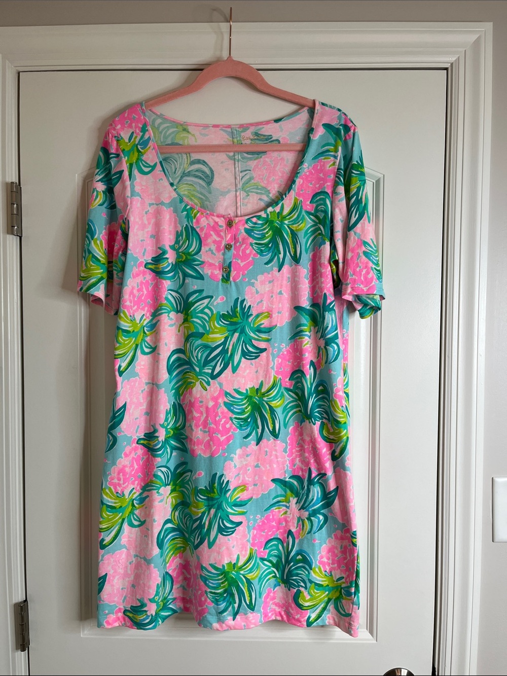 Lily Pulitzer-“Gavyn Henley” T-Shirt Dress in Bright Pink & Teal Floral-XL